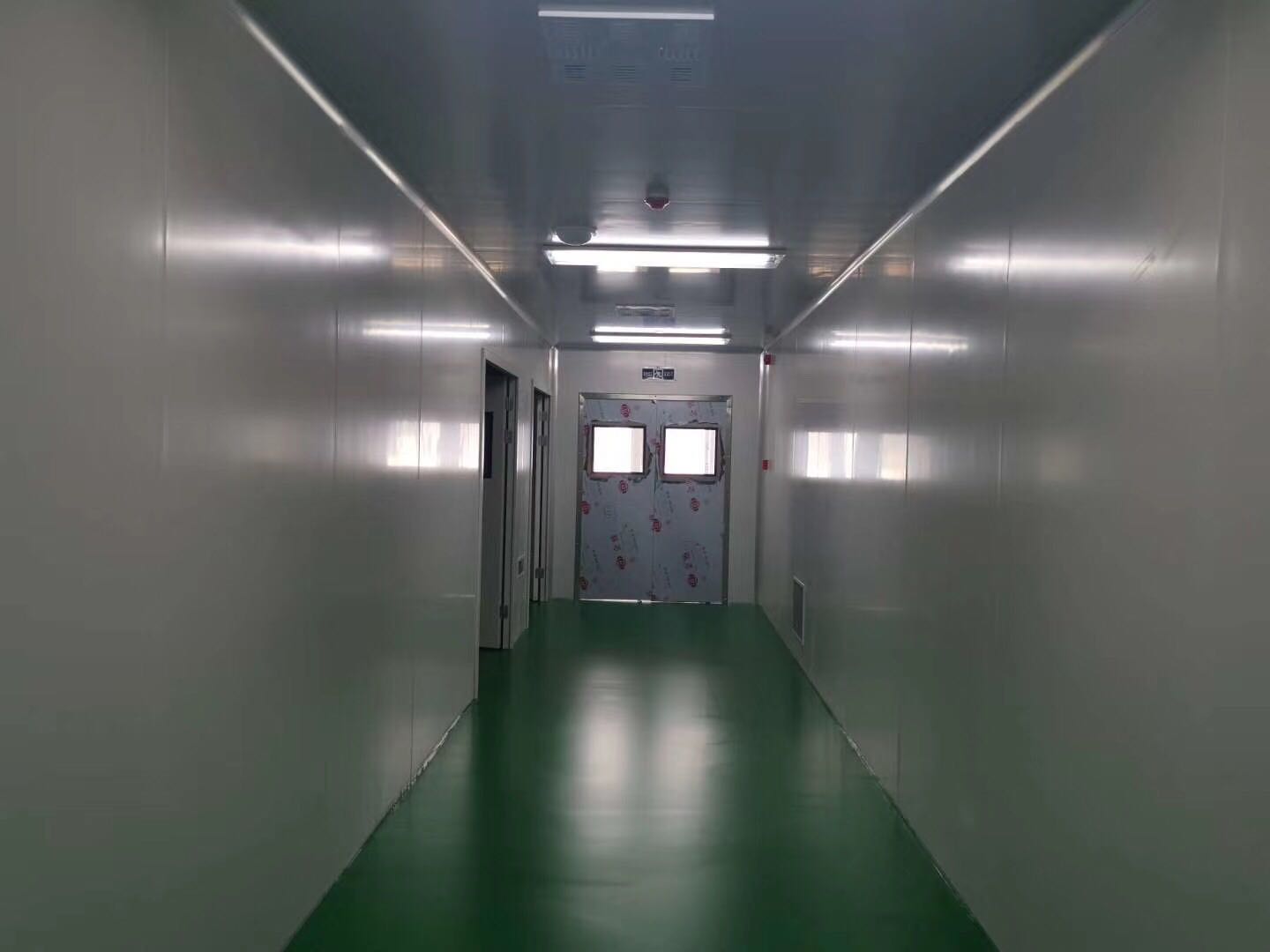 為什么遠大生產的襄陽潔凈板能夠在各個領域得到廣泛應用？