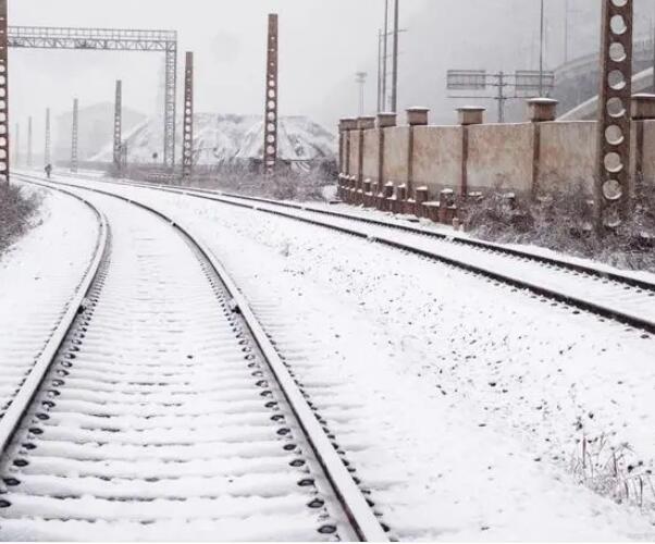 冬天已到，雨雪天氣增多，應(yīng)該怎么做才能防止凈化板發(fā)潮？